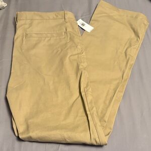 New with tags boys Old Navy boys Khaki Chinos straight built in flex. Size 16